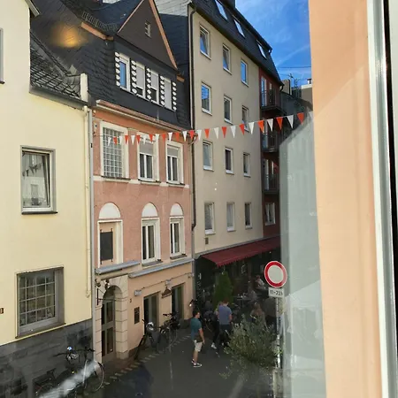 Zentral An Der Moselpromenade *