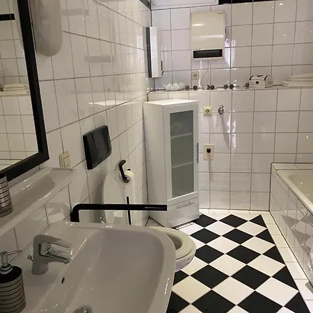 Apartment Zentral An Der Moselpromenade Zell