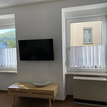 Zentral An Der Moselpromenade Zell