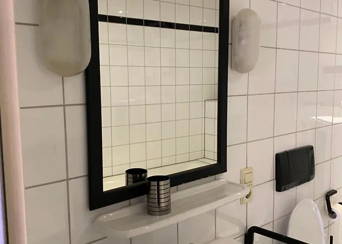 Zentral An Der Moselpromenade