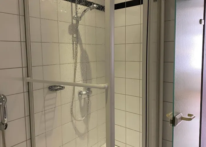 Zentral An Der Moselpromenade Zell