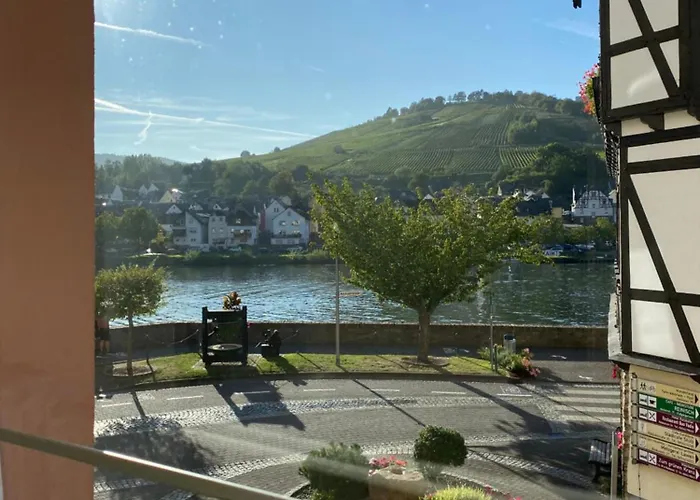 Zentral An Der Moselpromenade * Zell